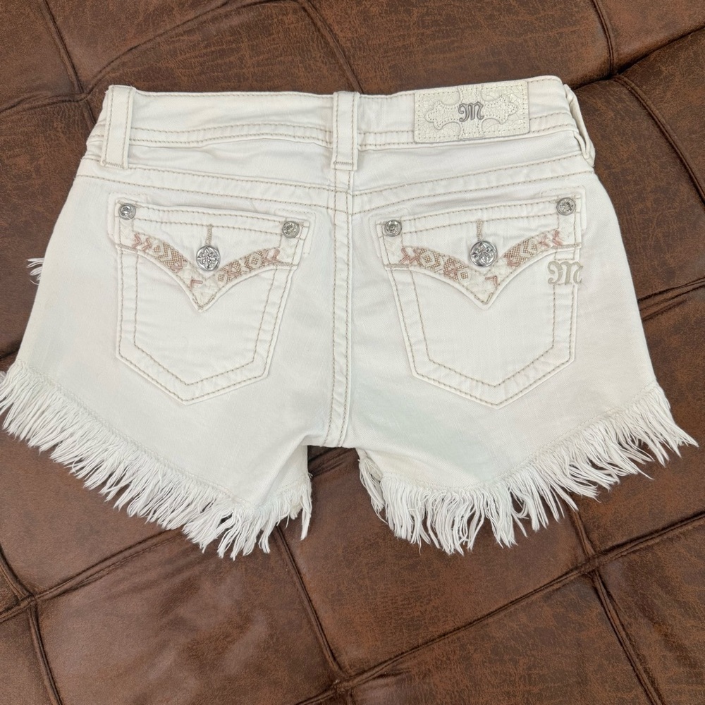 NWOT Miss Me Women's Ivory White Fringe Jean Shorts Size 26 - Picture 7 of 8